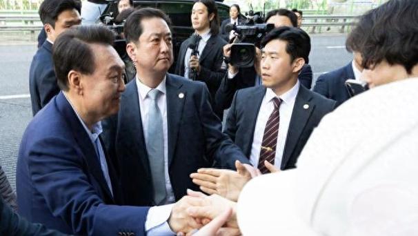 今晚新澳门开奖结果查询9+和韩将调查尹锡悦夫妇与韩将调查尹锡悦夫妇视频